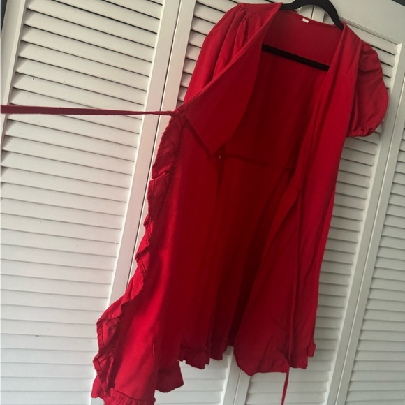 Vibrant Red Dress - Picture 2 of 4